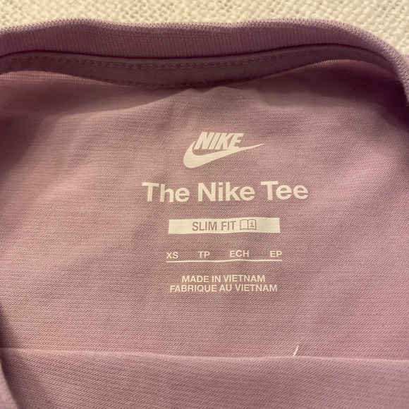 Nike Sportswear Essential Slim 
Cropped T-Shirt XS - Picture 3 of 4